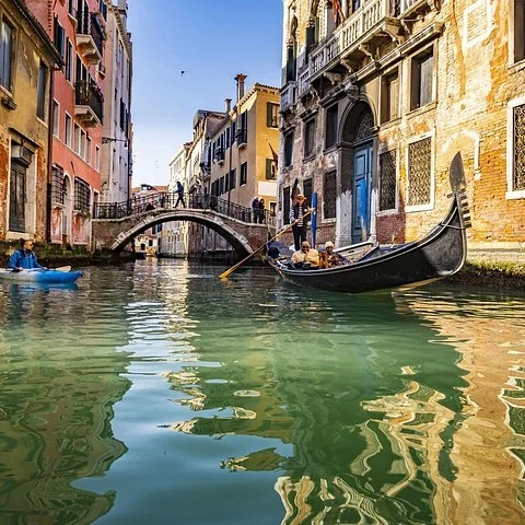 Venedig vom Kajak aus erleben: Paddeln und Kultur