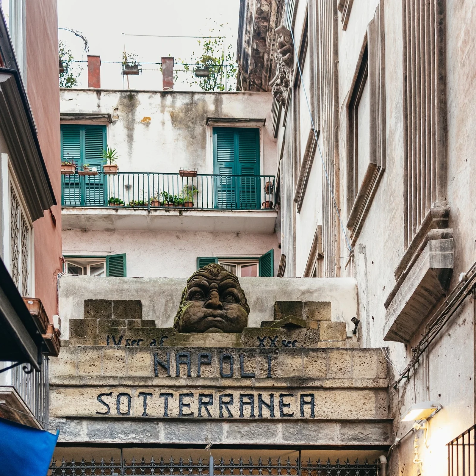 Comprendre Naples depuis ses souterrains