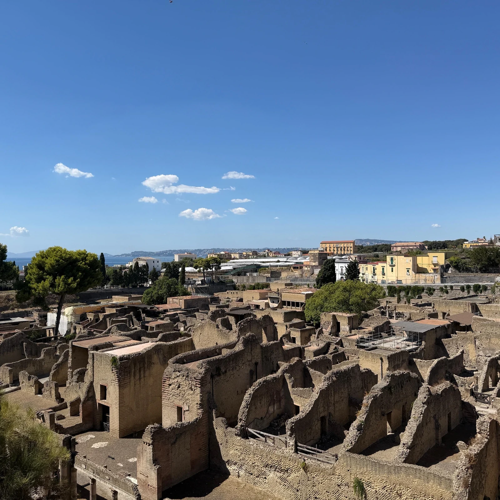Comprendre Herculanum en parcourant ses ruines avec un archéologue