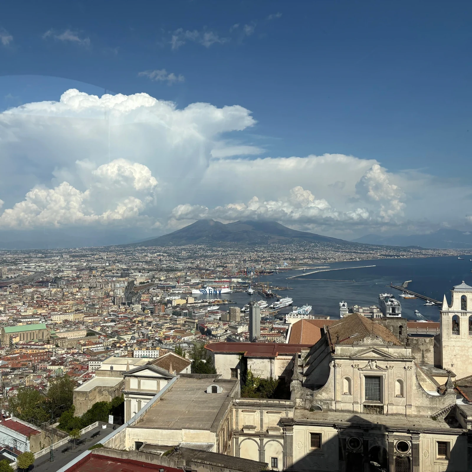 Bus touristique à Naples : billet 24 heures et deux circuits
