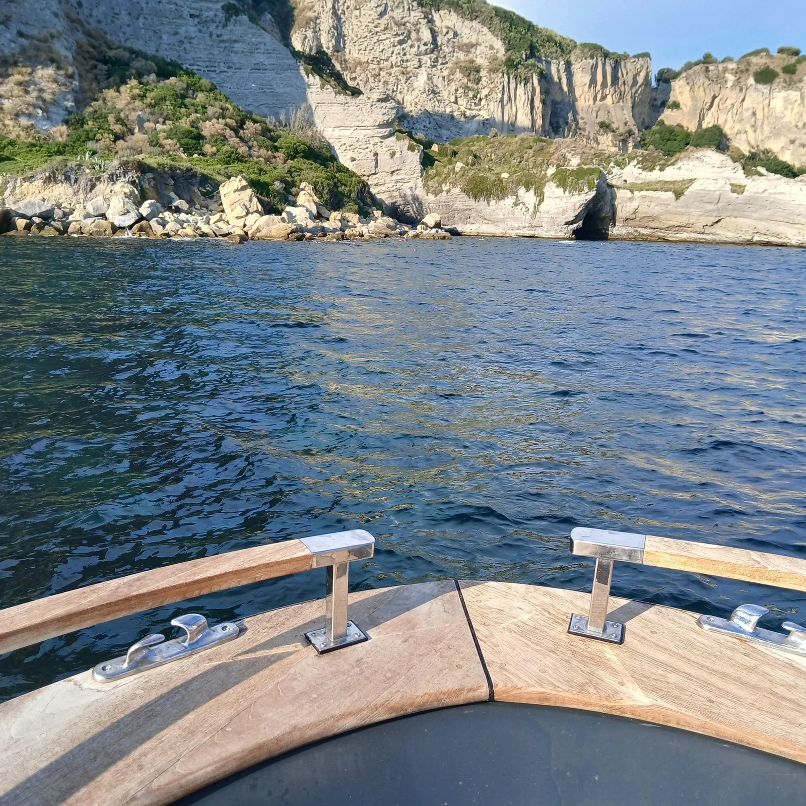 La côte de Naples au coucher du soleil, avec apéritif à bord
