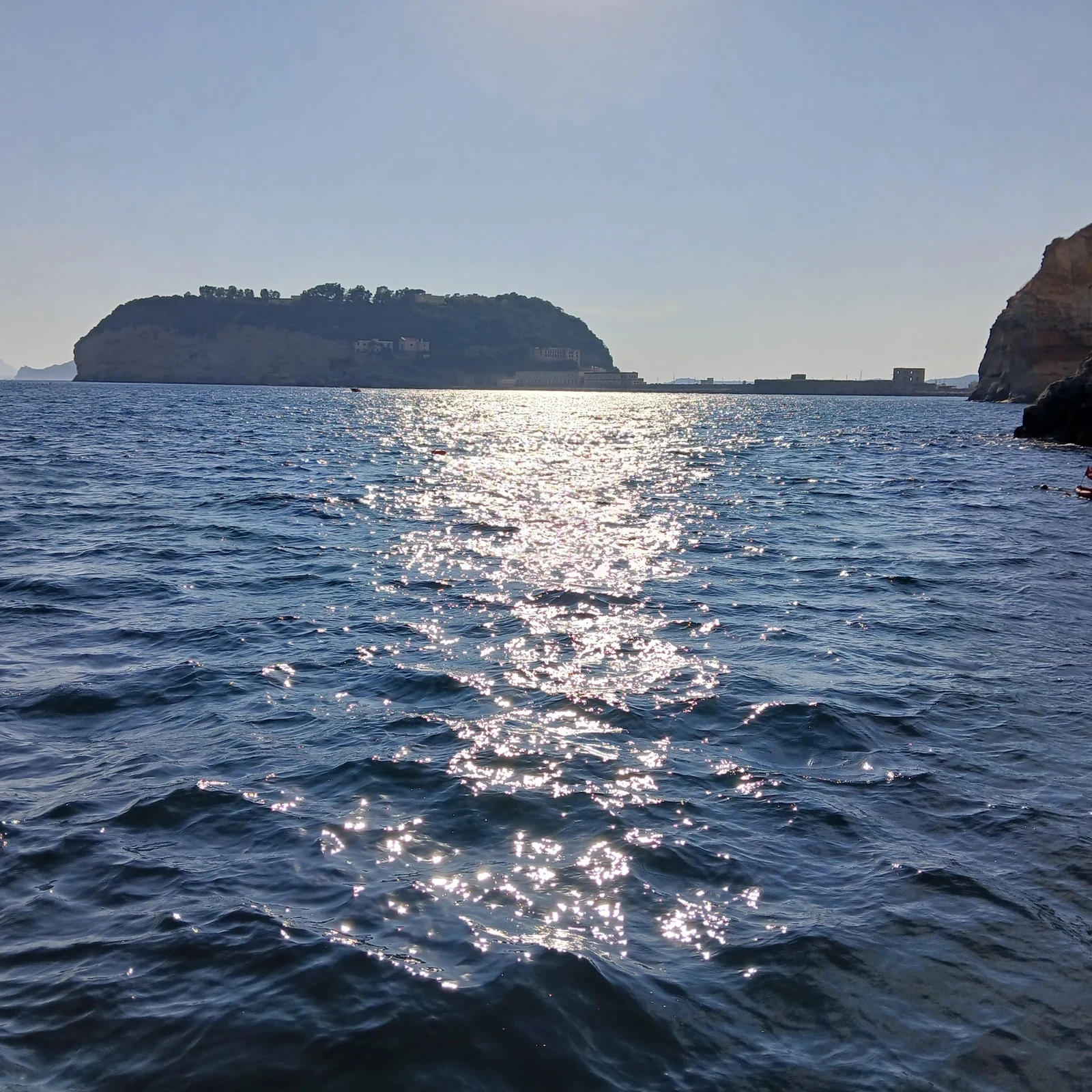 La côte de Naples au coucher du soleil, avec apéritif à bord