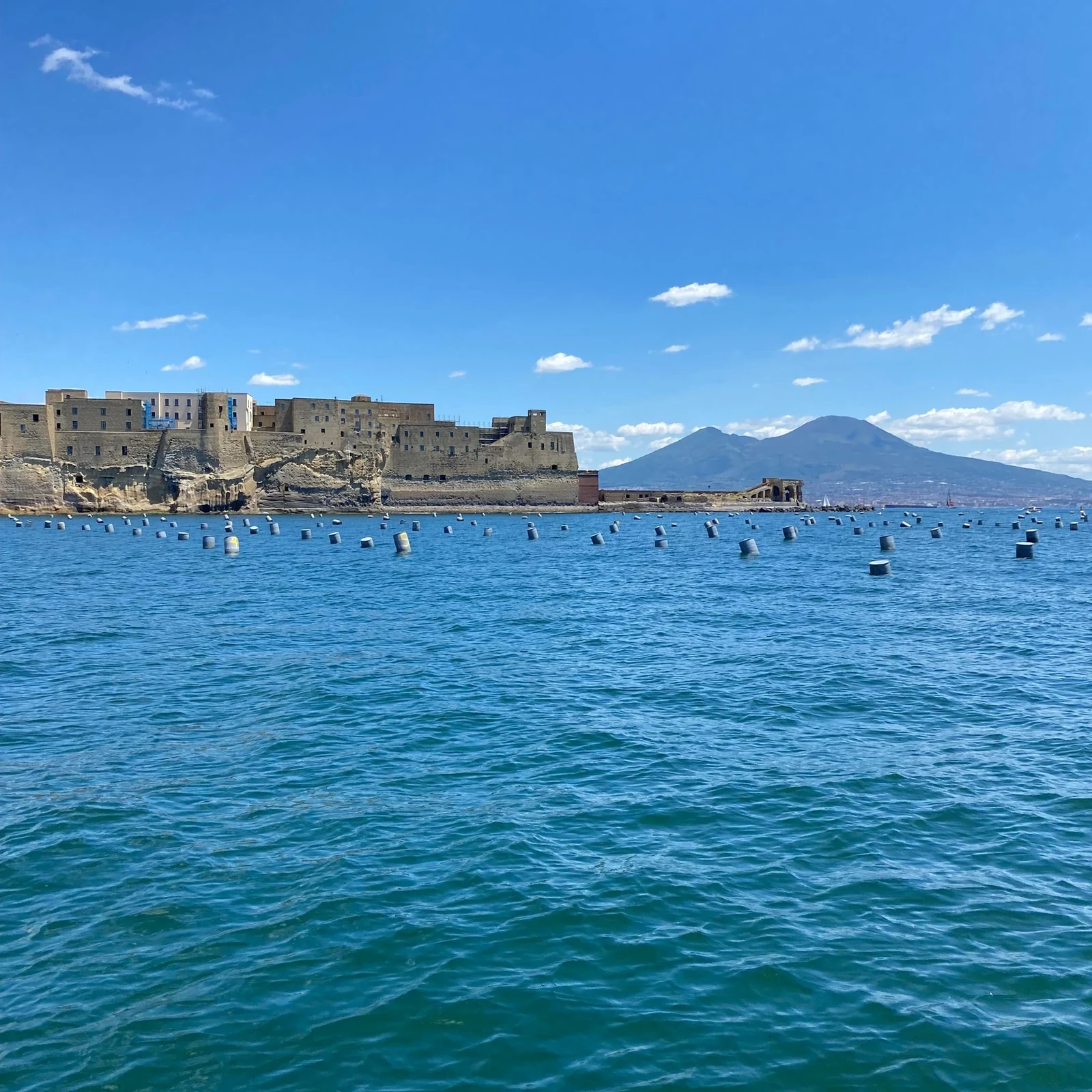Die Posillipo-Küste vom Boot aus erleben