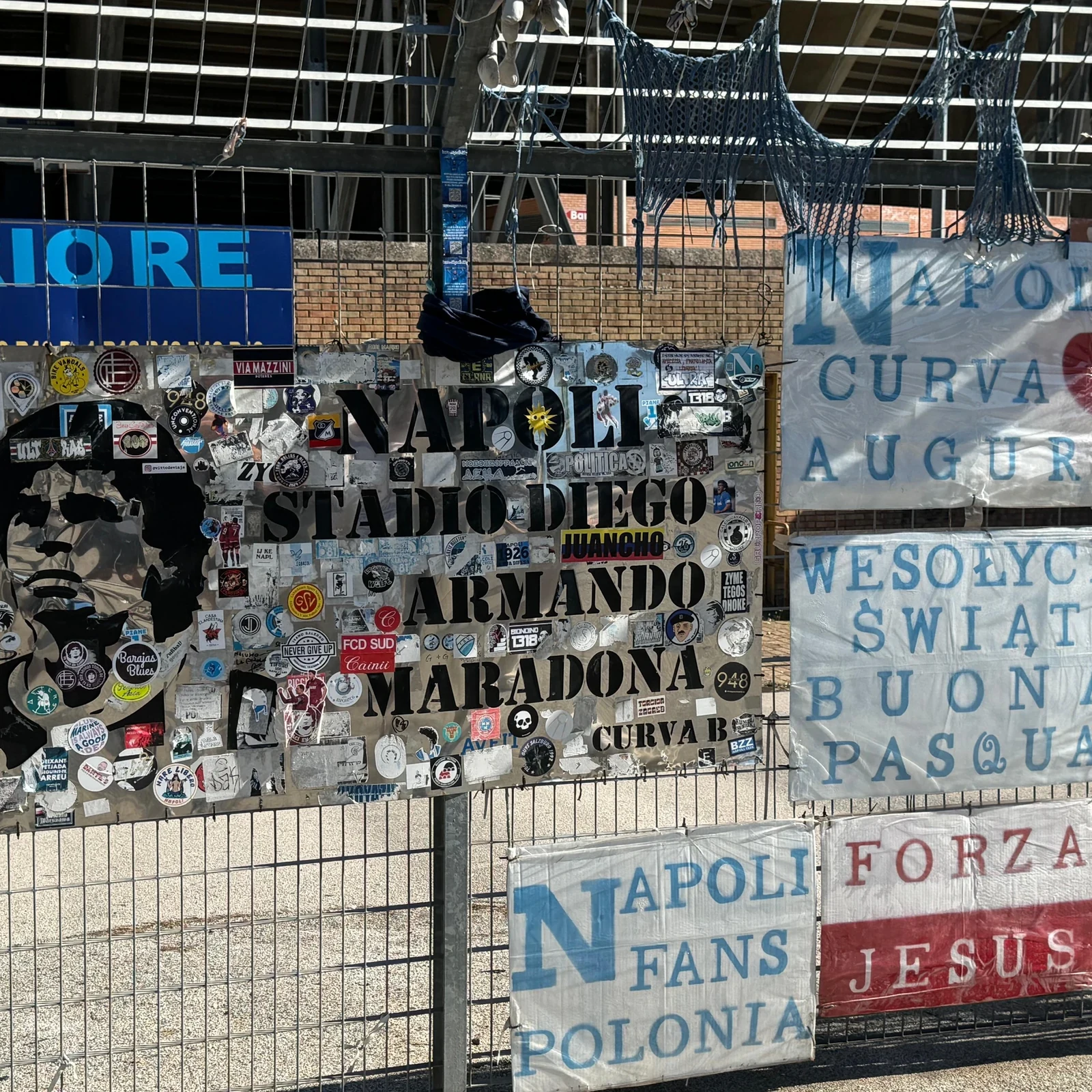 Descubre el vínculo entre Maradona y Nápoles desde el exterior del estadio
