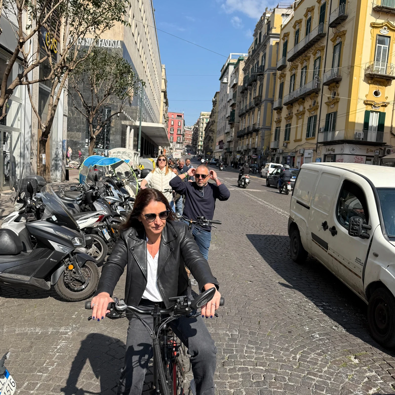 Du centre de Naples au bord de mer, à vélo avec un guide