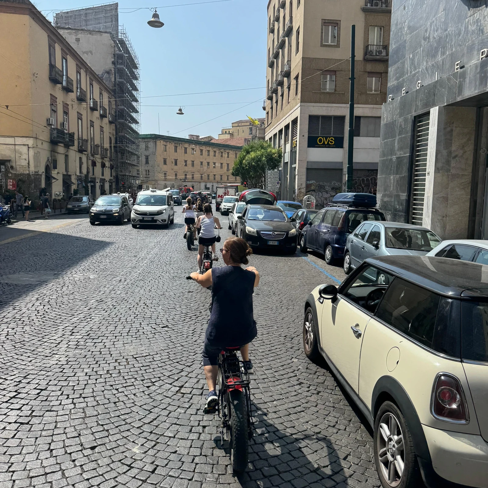 Du centre de Naples au bord de mer, à vélo avec un guide