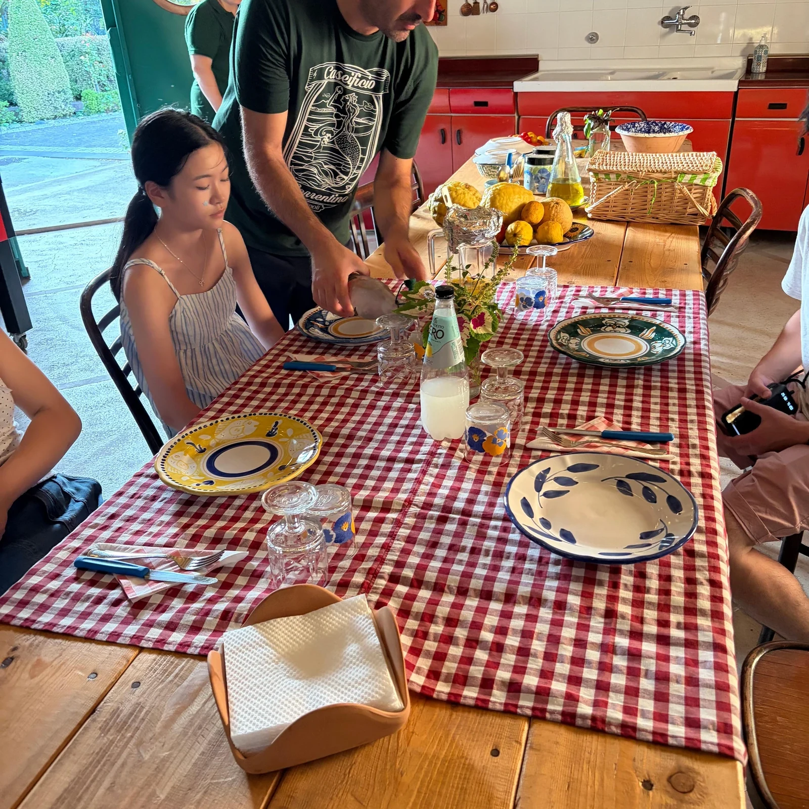 Make and taste mozzarella with a local family in Naples