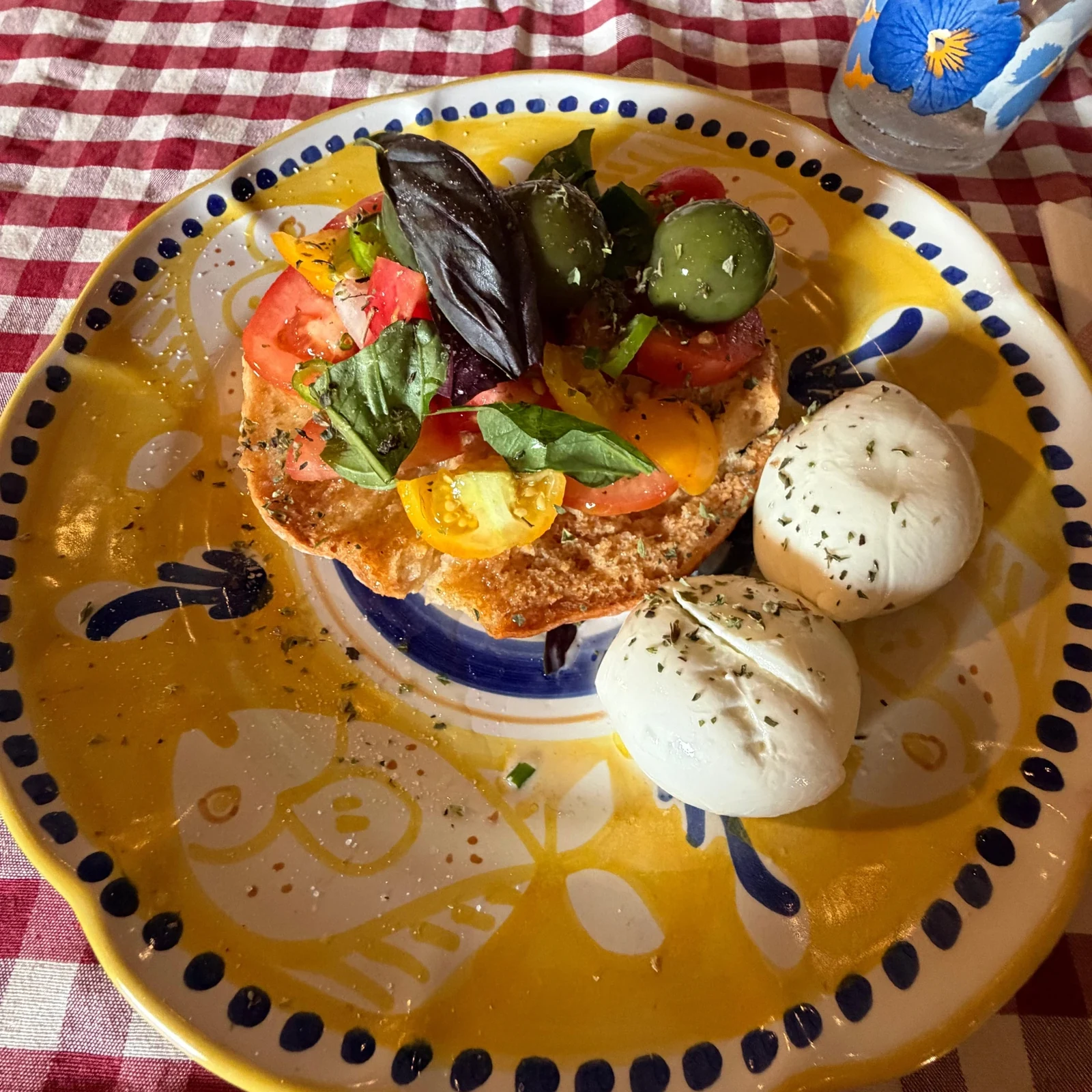 Make and taste mozzarella with a local family in Naples