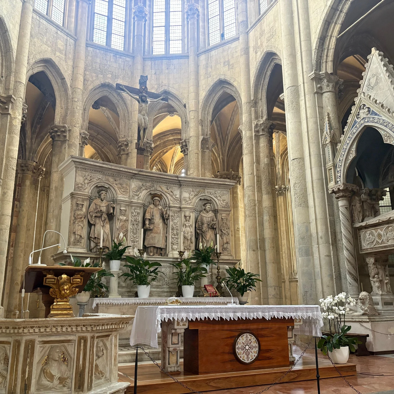 Vom Kreuzgang San Lorenzo Maggiore zum antiken Neapolis