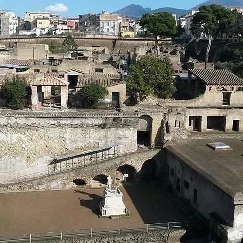 Discover Roman daily life in Herculaneum’s houses