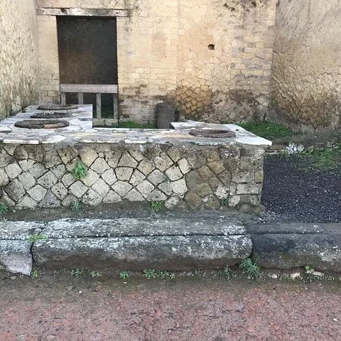 Entdecke römisches Alltagsleben in Herculaneum mit einem Guide