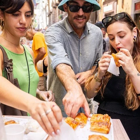 Découvrez Naples entre pizzas, boissons et récits