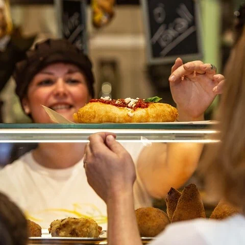 Goûtez Naples entre street food et récits