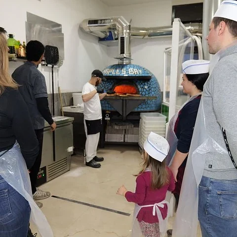 Make your own pizza and tiramisu in Naples