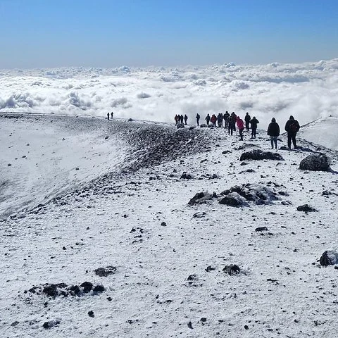 Découvrez l’Etna entre forêts, lave et cratères