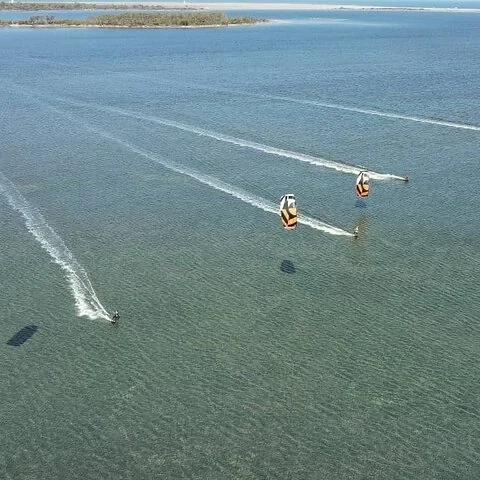 Découvrez les bases du kitesurf à Lo Stagnone