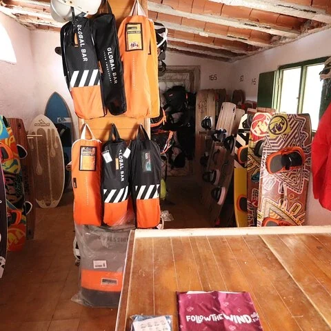 Découvrez les bases du kitesurf à Lo Stagnone