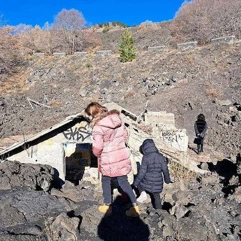 Découvrez l’Etna en famille, des cratères à la lave