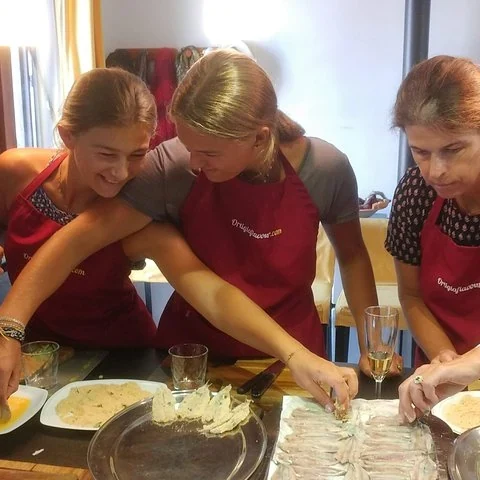 Vom Markt an den Tisch mit einer Familie in Syrakus
