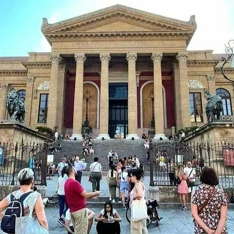 Palermo a pie, entre monumentos y mercado Capo