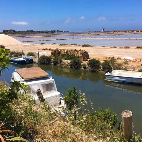 Wein in Marsala, Salinen und Mothia vom Wasser aus