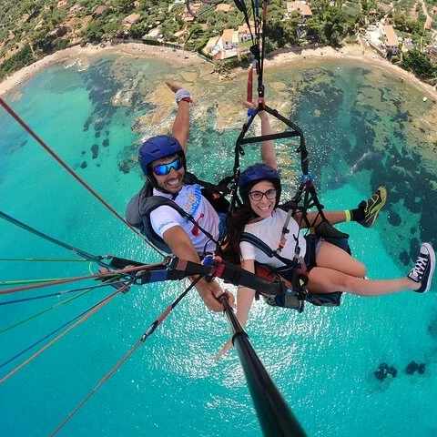 Erlebe die Küste bei Cefalù im Tandem-Paraglider