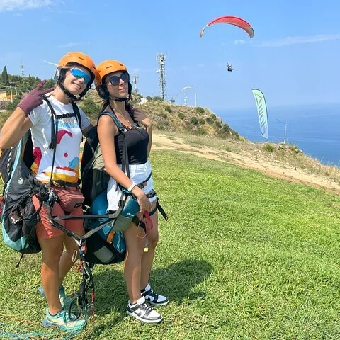 Erlebe die Küste bei Cefalù im Tandem-Paraglider
