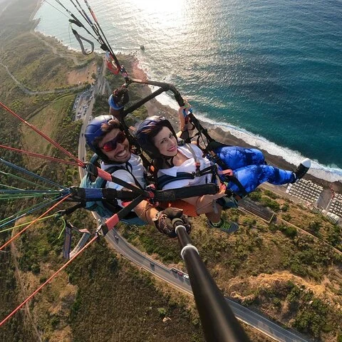 Erlebe die Küste bei Cefalù im Tandem-Paraglider