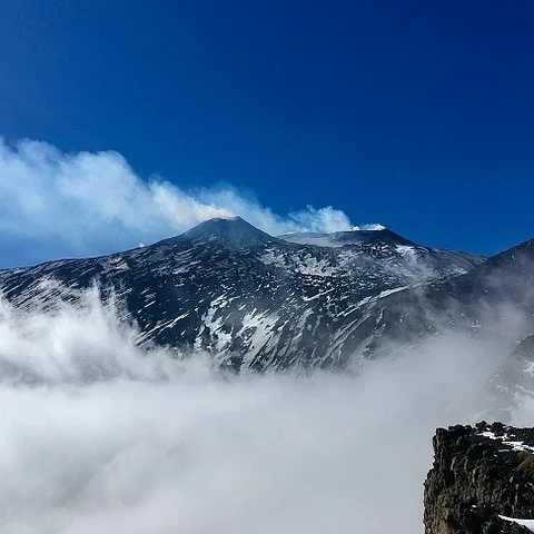 Camina por el Etna de noche para recibir el amanecer