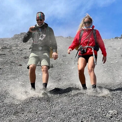 Lee el paisaje volcánico del Etna mientras caminas por su flanco norte