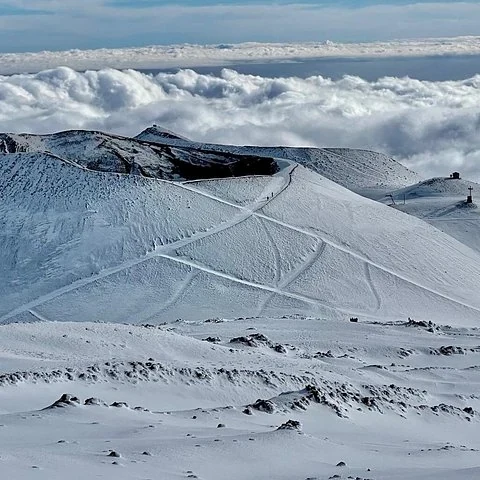 Walk across Etna with a volcanological guide
