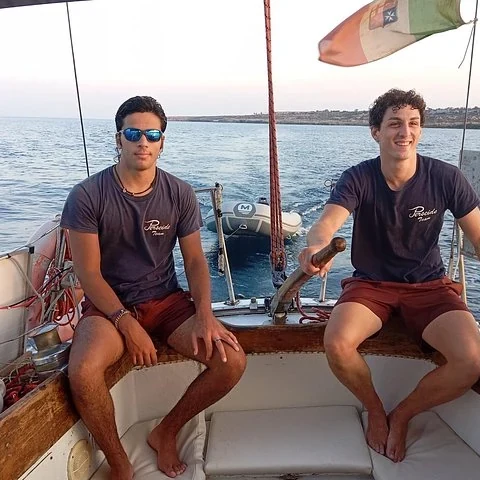 De Ortigia a Plemmirio: navegación, cuevas y snorkel