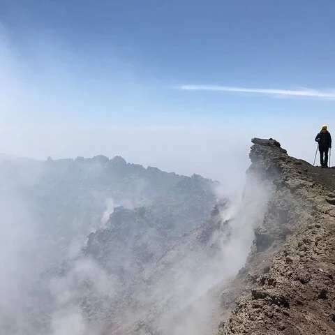 Marchez parmi la lave et les cratères de l’Etna