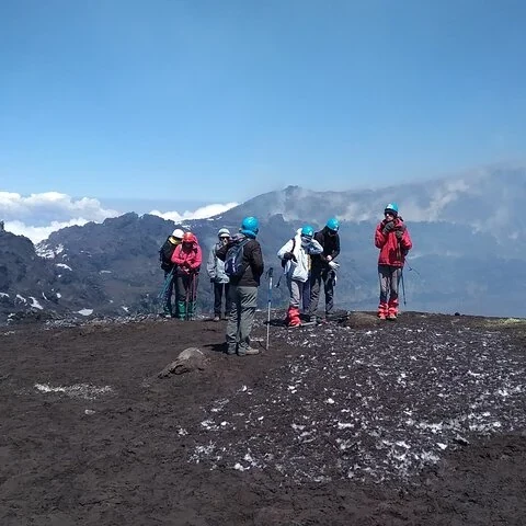 Marchez parmi la lave et les cratères de l’Etna