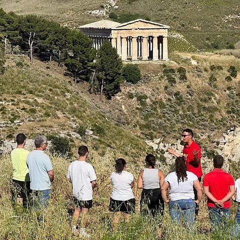 Segesta by 4x4: countryside and temple views