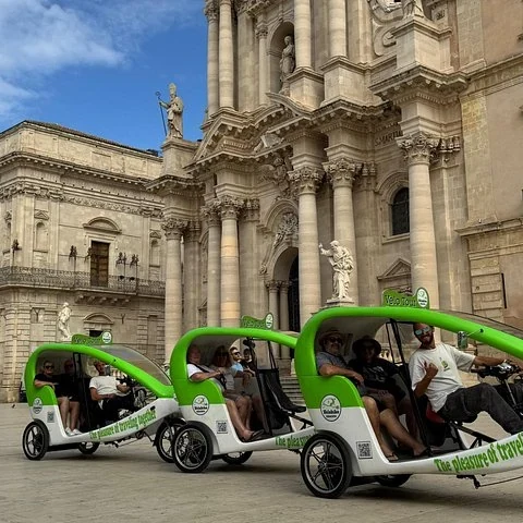 Entdecke Ortigia mit Velobike, Fahrer und Stopps zum Umschauen