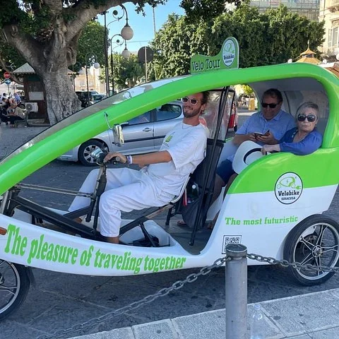 Entdecke Ortigia mit Velobike, Fahrer und Stopps zum Umschauen
