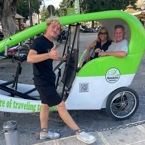 Entdecke Ortigia mit Velobike, Fahrer und Stopps zum Umschauen