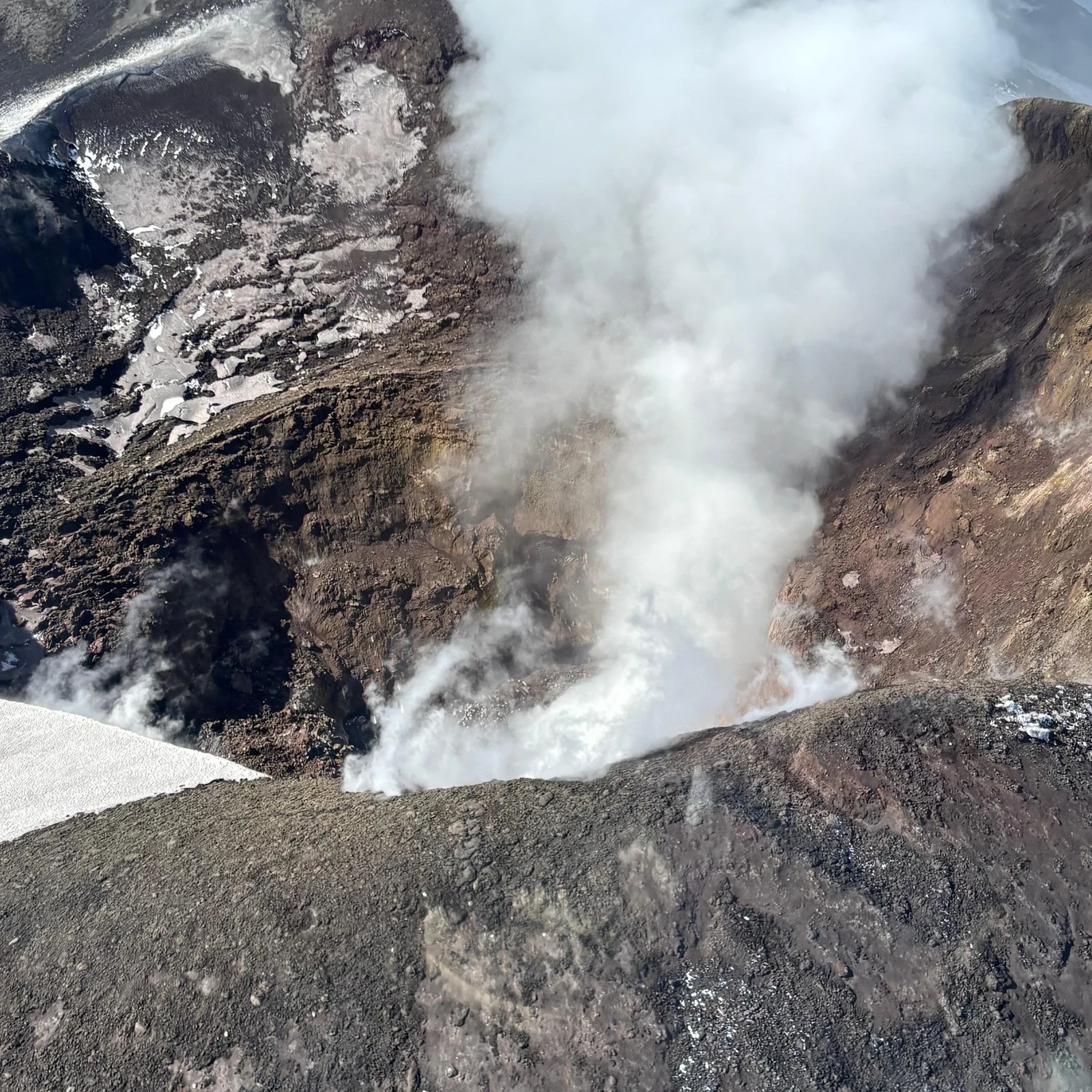 Le paysage volcanique de l’Etna vu du ciel