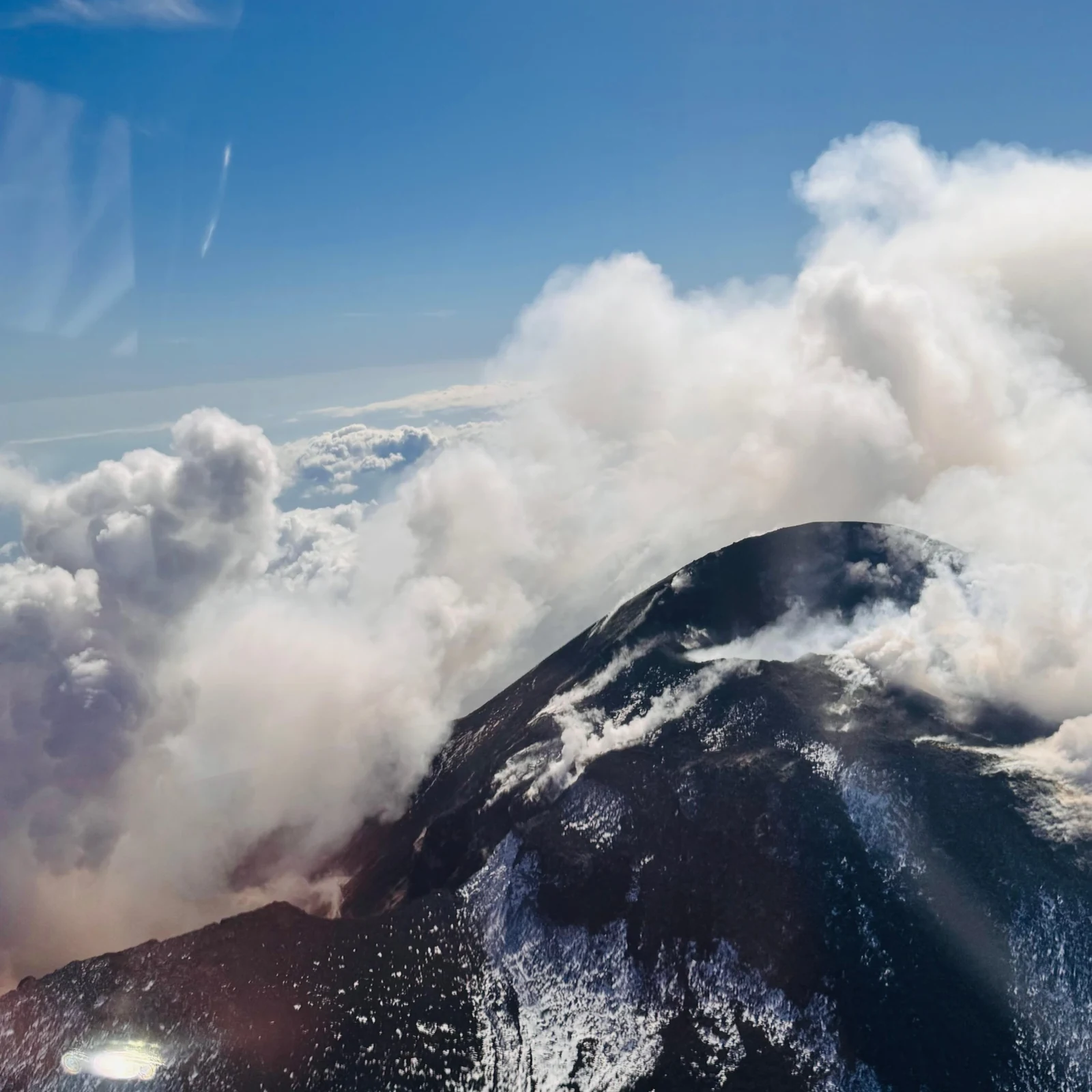 Le paysage volcanique de l’Etna vu du ciel