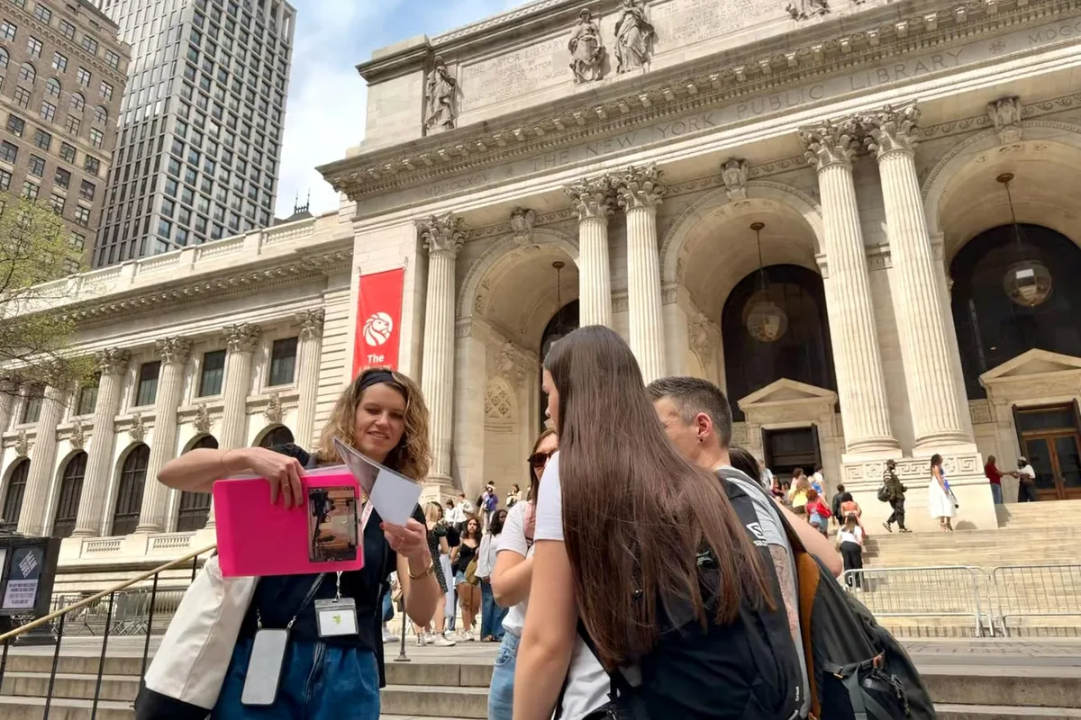 French-guided New York movie tour through iconic film scenes