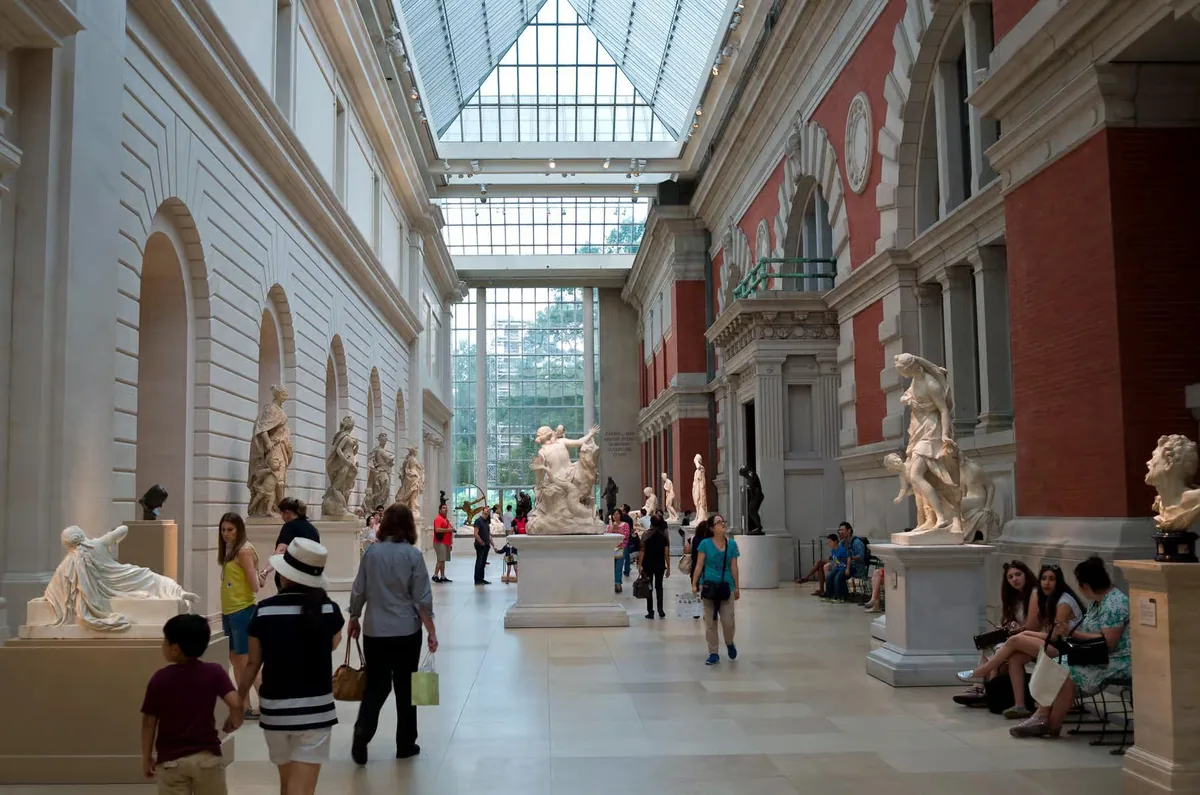 Guided tour of the Metropolitan Museum of Art in French