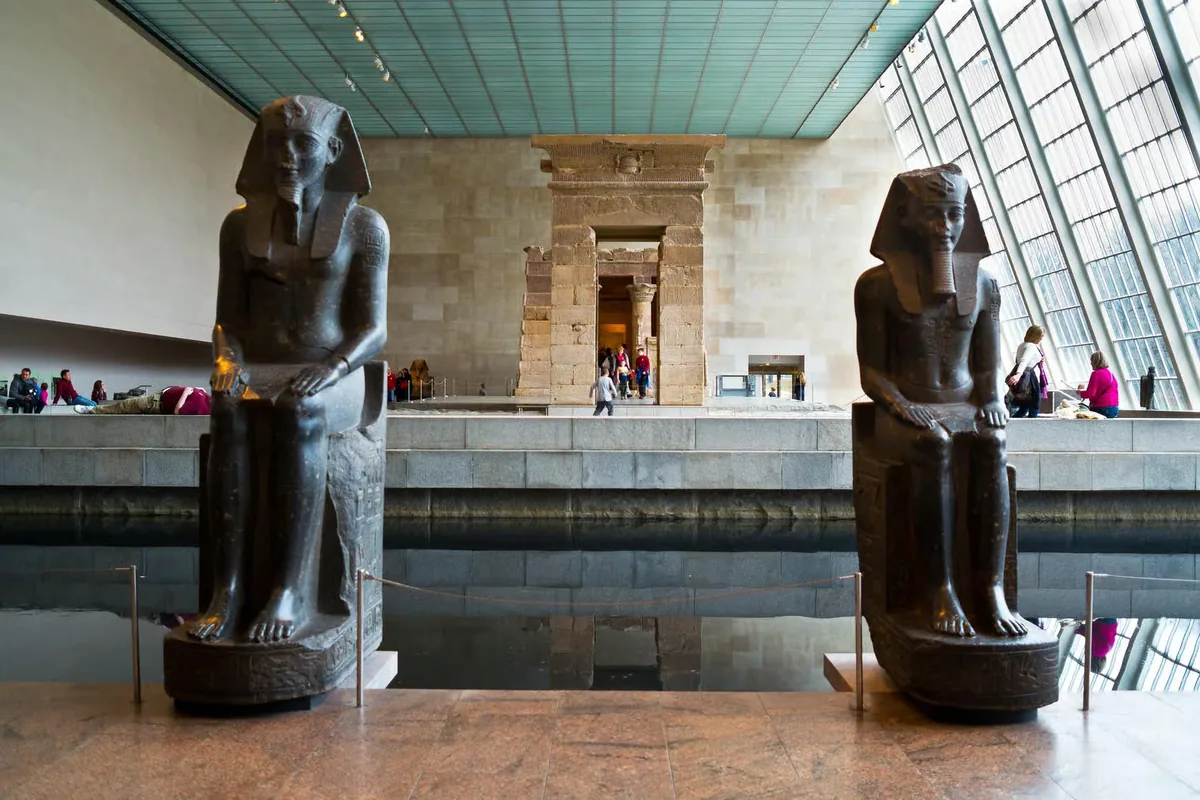 Guided tour of the Metropolitan Museum of Art in French