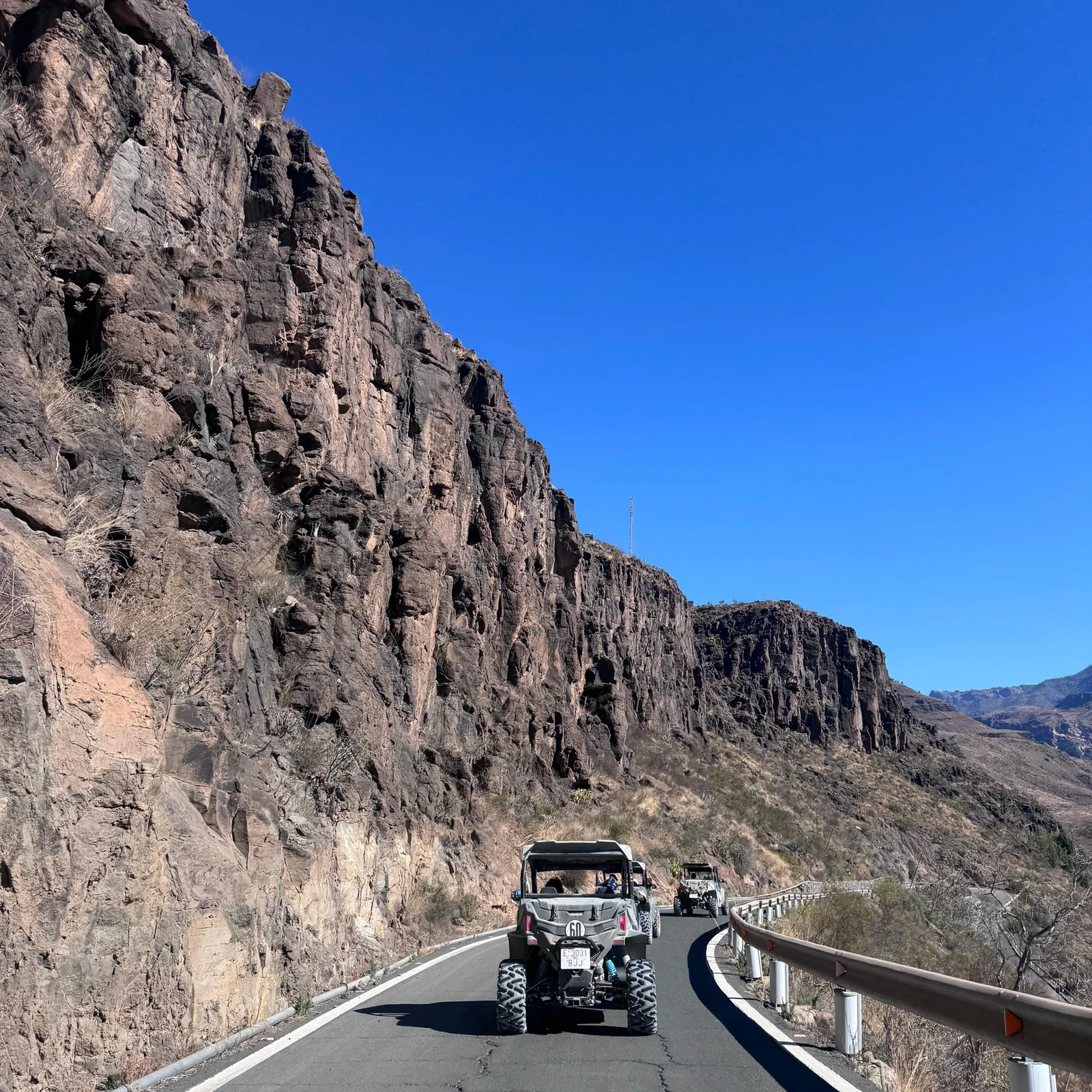 Conduce entre valles y cañones del sur de Gran Canaria