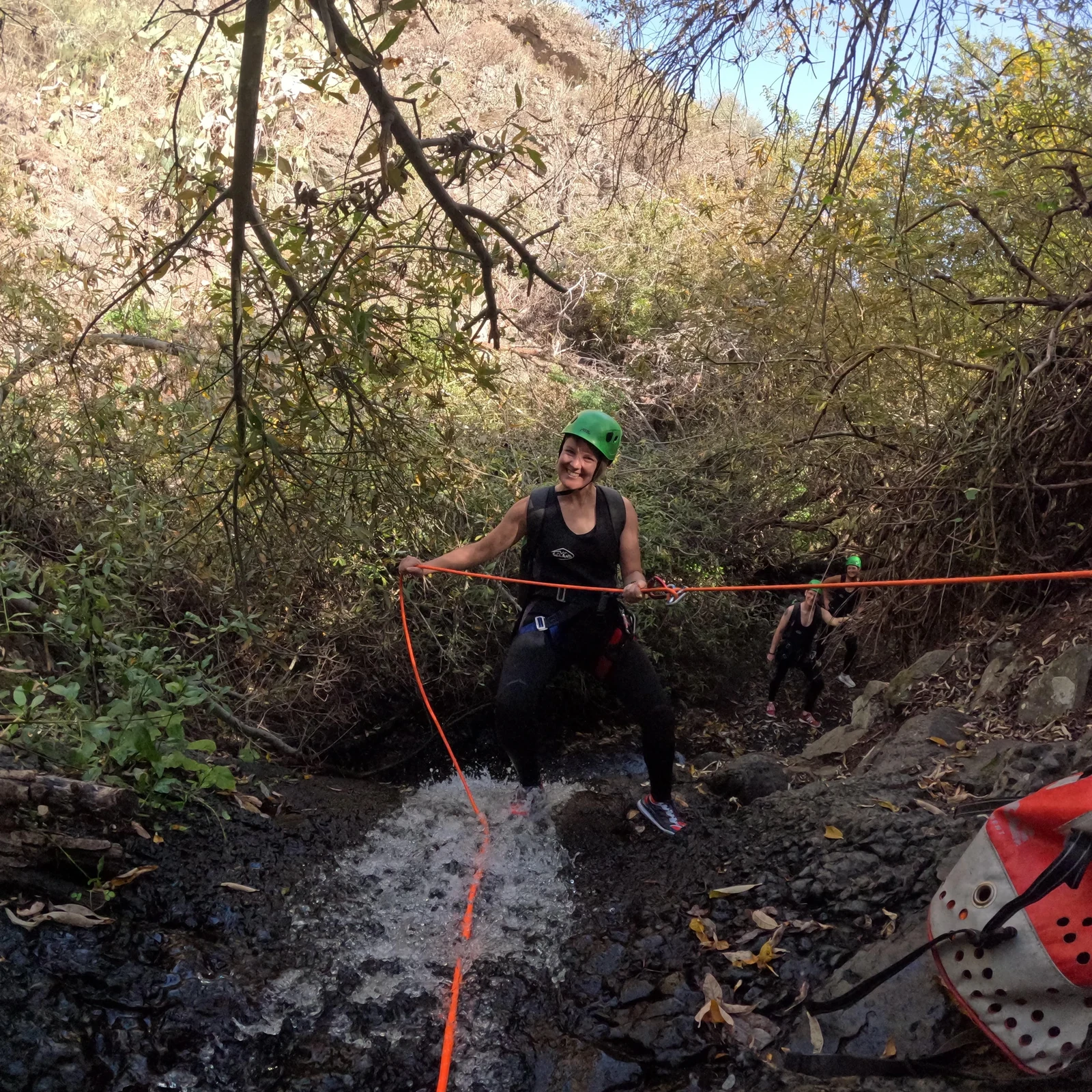 Follow a watercourse on foot, by swimming and by abseiling