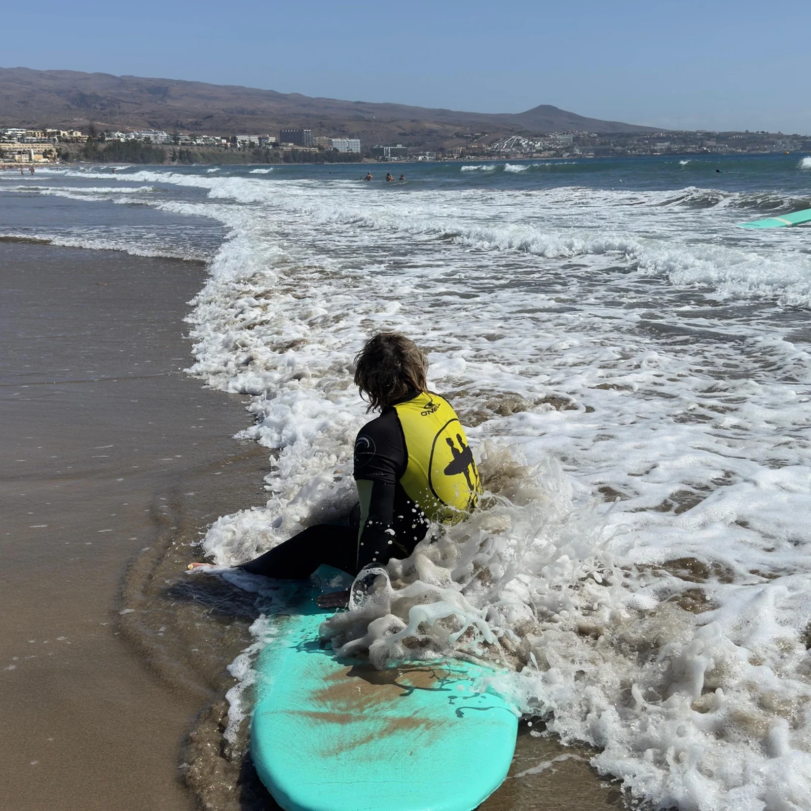 Tu primera experiencia de surf en Playa del Inglés