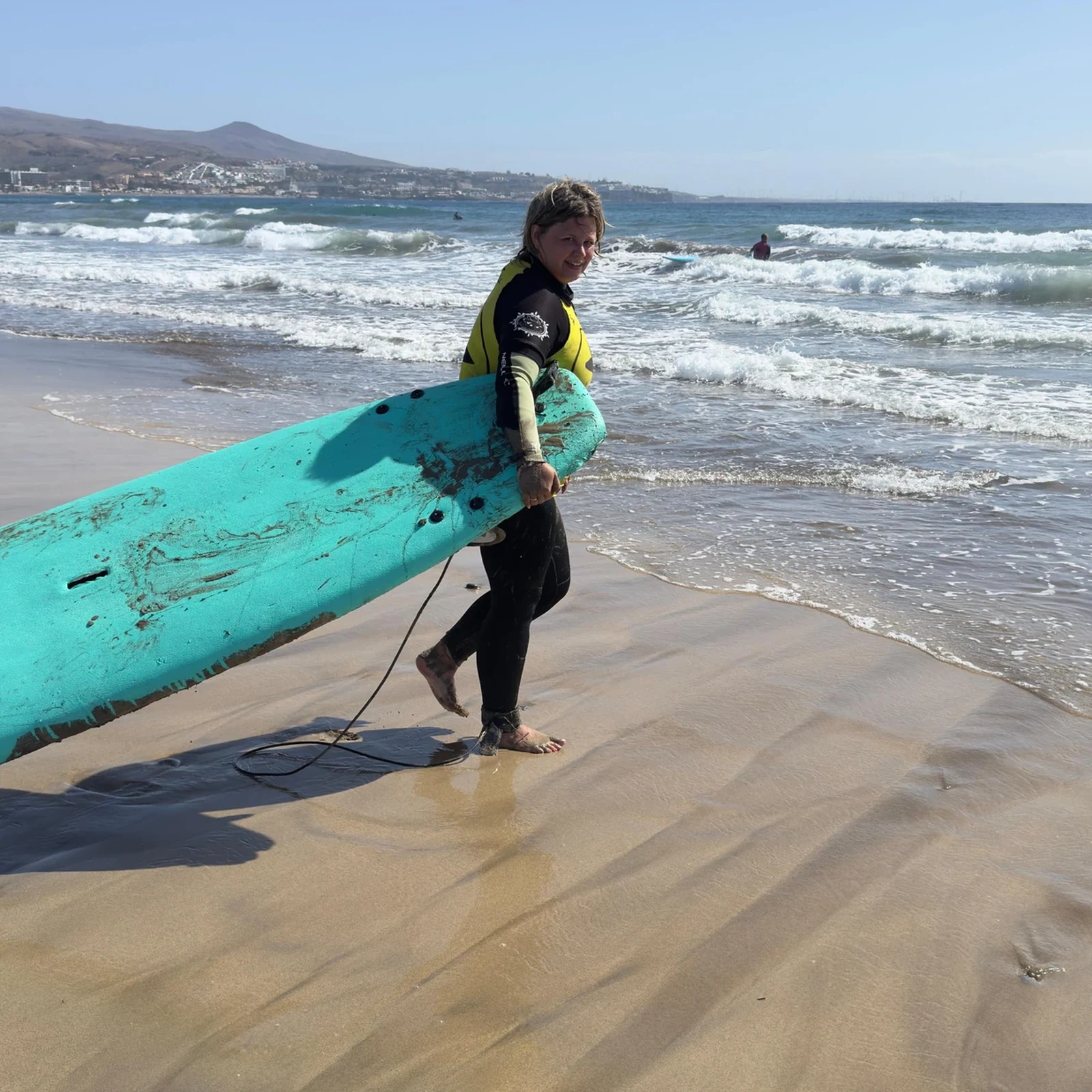 Tu primera experiencia de surf en Playa del Inglés