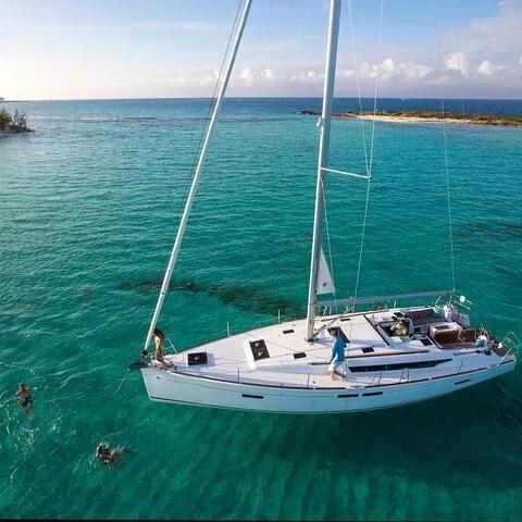 Mallorca: crucero privado al atardecer en velero | TourBookGo