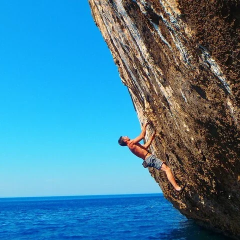 Privates Klettern auf Mallorca mit einer Route passend zu deiner Erfahrung