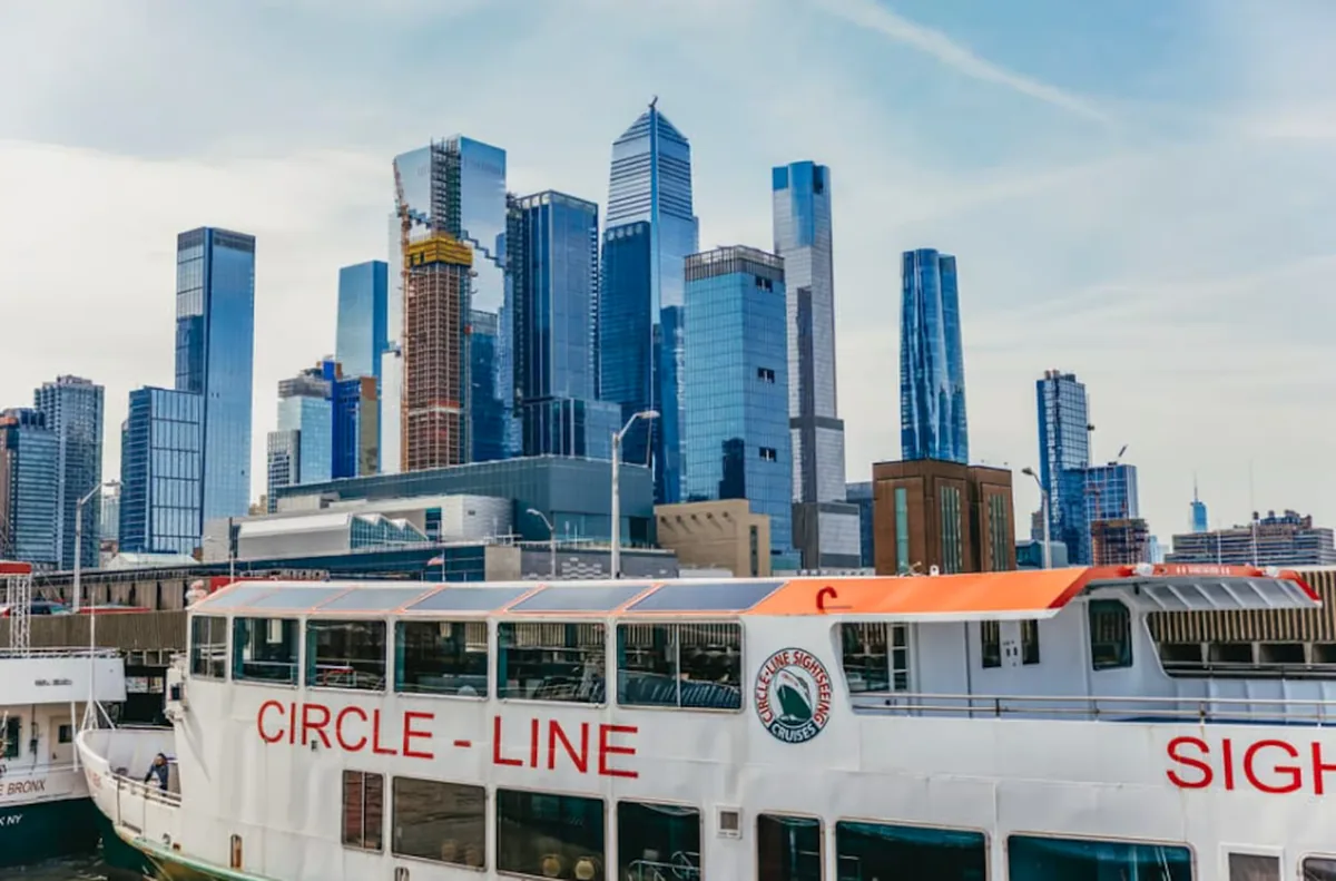 Statue of Liberty cruise New York in an express format